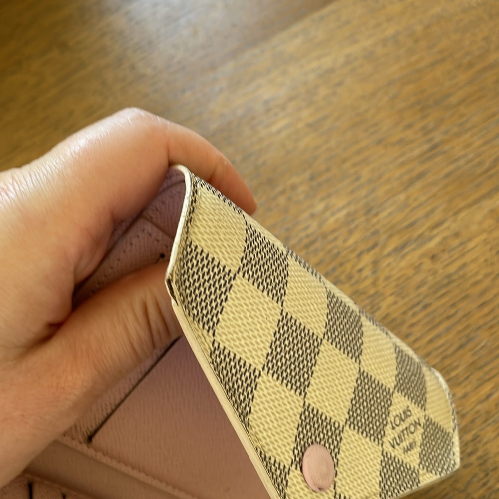 Louis Vuitton Damier Azur Wallet - Cream and Gray - Picture 6 of 7